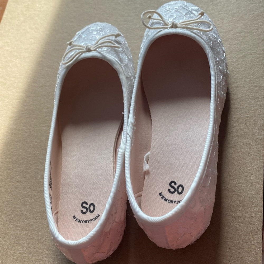 Girls Ballet Style Dress Shoes.